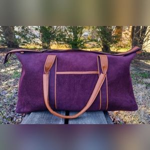 NWOT DSW Purple Corduroy Overnighter Bag with Cognac Leatherette Trim!